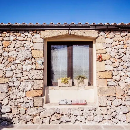 Tre Pajare Country house *